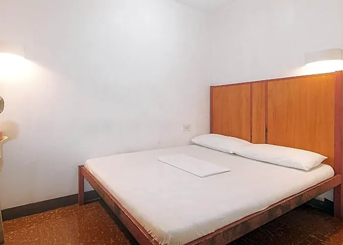 Malate By Reddoorz Hotel *