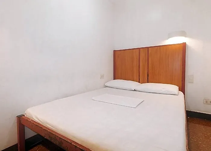 Malate By Reddoorz * Manilla